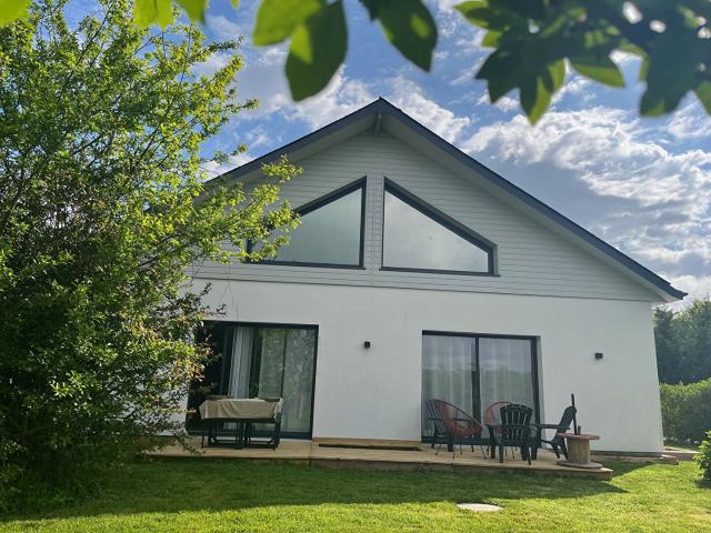 Villa contemporaine de grand standing à vendre à Venon Réf. DD1801L