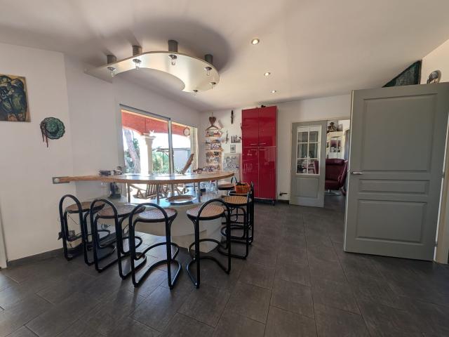 Villa contemporaine de plain pied à Mailhac