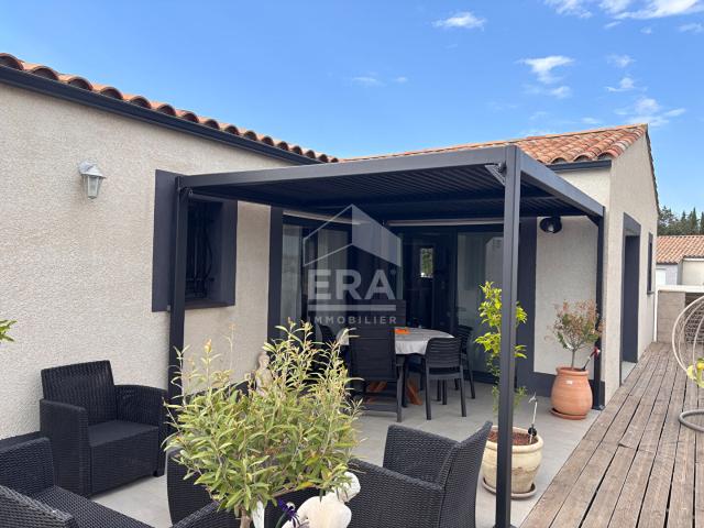 Villa contemporaine de plain pied de 129 m2 ? Terrain de 1 190 m2 avec piscine et prestations de qualité