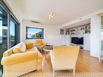 Villa contemporaine de standing avec piscine et vue lac!