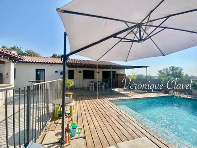 Villa contemporaine de 116m2 2019 posée sur un terrain de 1042m2 avec piscine
