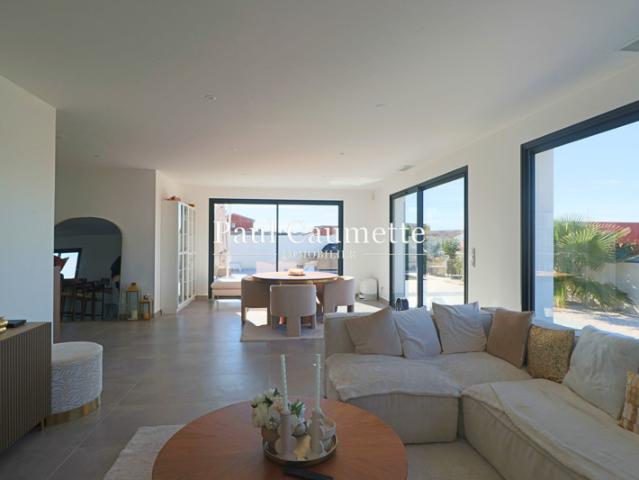 Villa contemporaine de 139 m2 dans le quartier de Frigoulas
