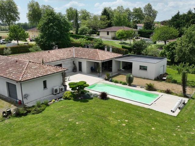 Villa contemporaine de 2017, 4 garages, carport, piscine, po. 165m² Castelnau d'Auzan