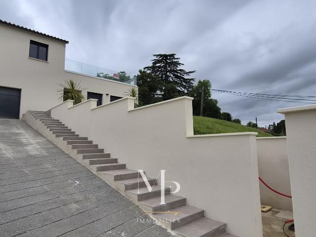 Villa contemporaine de 2020 143 m2 avec vue dégagée et piscine MORAS EN VALLOIRE