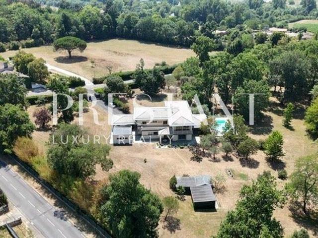Villa contemporaine de 390m2 sur un parc 1,3 ha Le Taillan. 385m² Le Taillan Médoc
