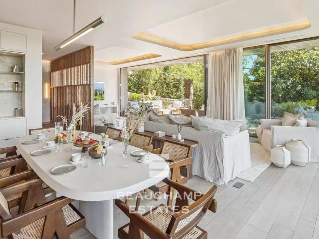 Villa contemporaine de 4 chambres à Mougins avec piscine et vue sur le village