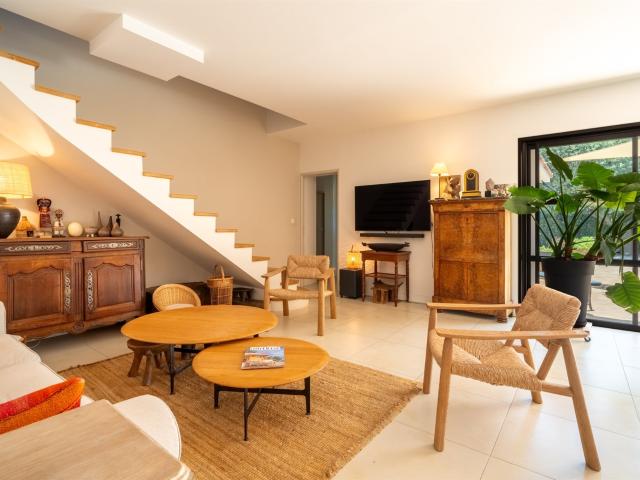 Villa contemporaine de 7 chambres avec piscine – à seulement. 190m² Le beausset