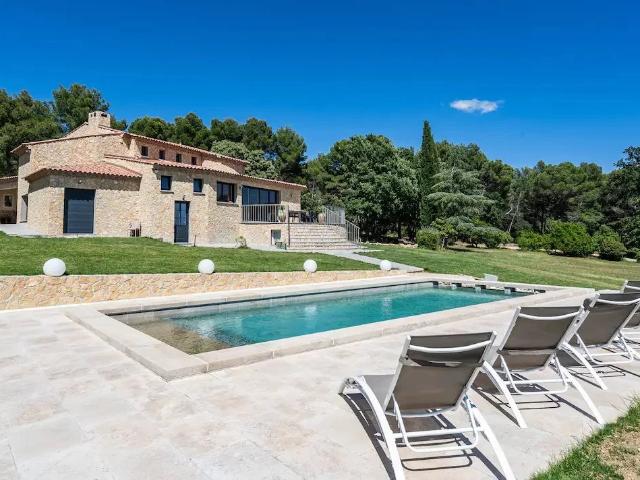 Villa contemporaine en pierre avec tennis près d'Aix en Prov. 332m² Aix en Provence