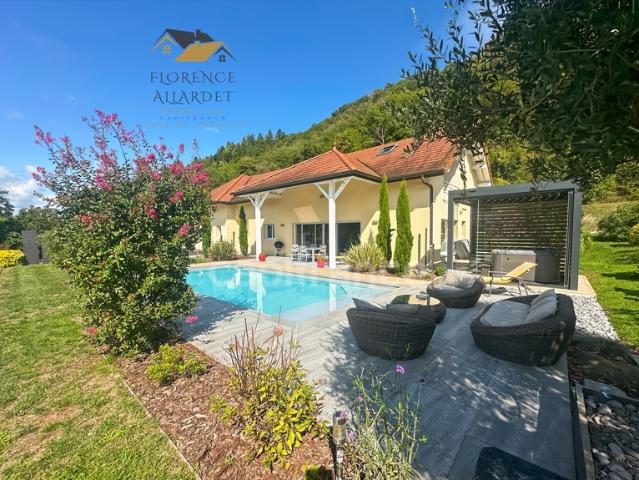 VILLA CONTEMPORAINE ENTRE ANNECY, GENÈVE ET AIX LES BAINS – VOLUMES D’EXCEPTION & ESPRIT RESORT PRIVÉ