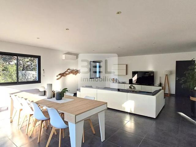 Villa contemporaine récente, 5 chambres 190m² Saint Maximin