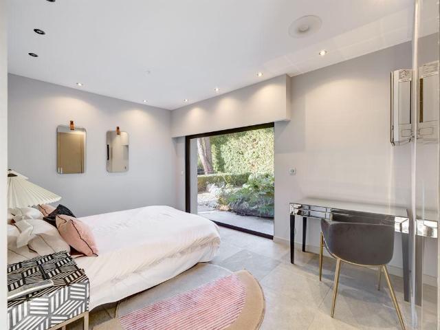 Villa contemporaine ? Super Cannes Située dans le secteur ré. 265m² Cannes