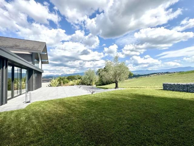 Villa contemporaine sur les hauteurs de Rumilly À vendre