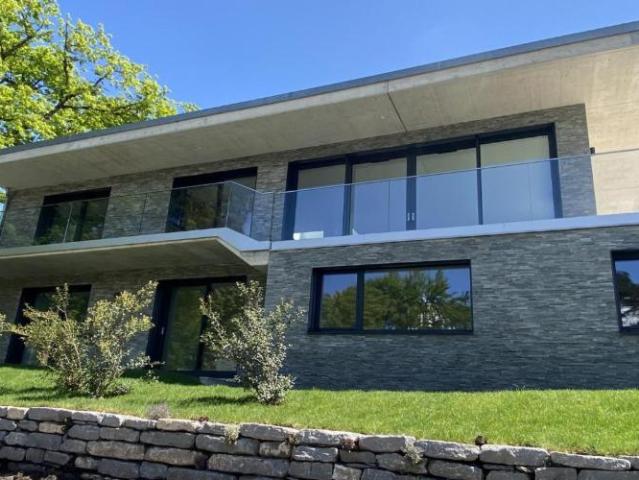 VILLA CONTEMPORAINE TERRASSEE VUE LAC A DEUX PAS DE LA PLAGE