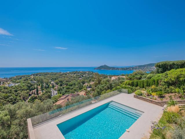Agay Villa contemporaine d'architecte à vendre avec vue me. 325m² Saint Raphaël