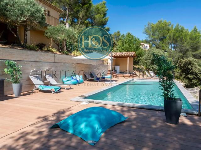Villa contemporaine vue Sainte Victoire Le Tholonet