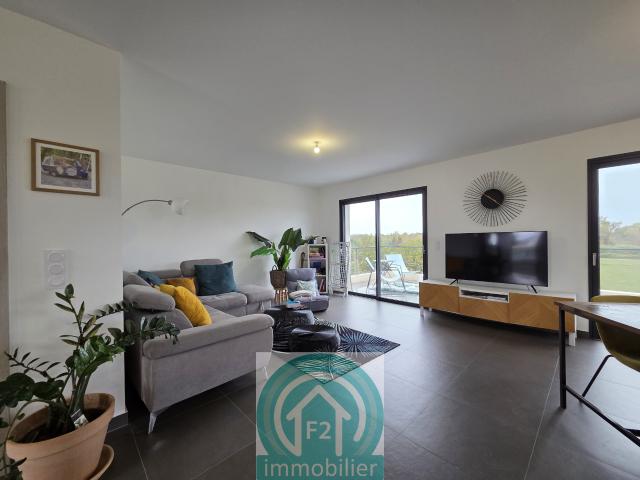 Villa contemporaine 4 chambres cellier et buanderie terrain clos
