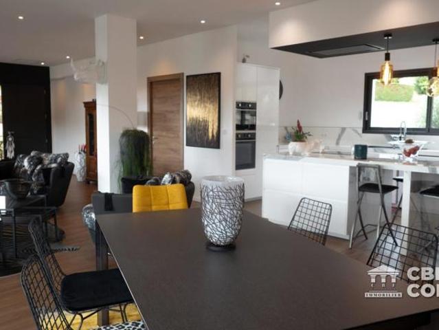 VILLA CONTEMPORAINE