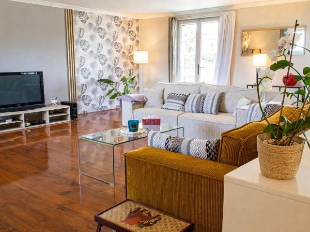 Villa contemporaine 6 pièces à Saint Méard de Gurçon