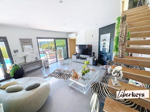 Villa contemporaine 6 pièces Vue dominante et exceptionn. 190m² Saint Raphaël