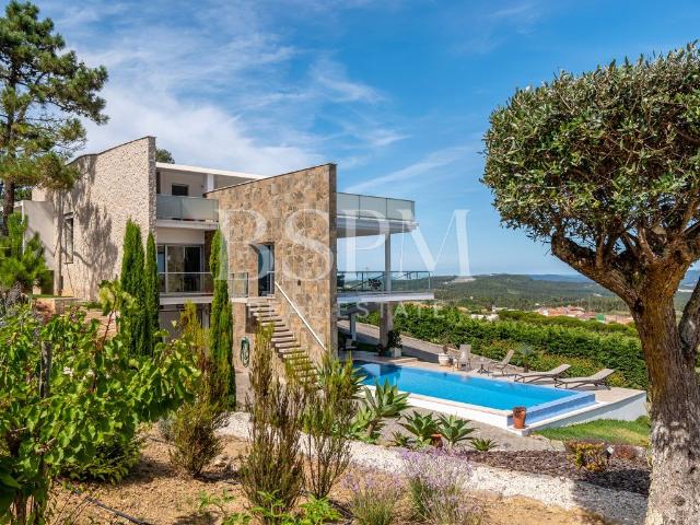 Villa contemporânea no topo de uma colina com vistas panorâm. 0m² Caldas da Rainha Santo Onofre e Serra do Bouro