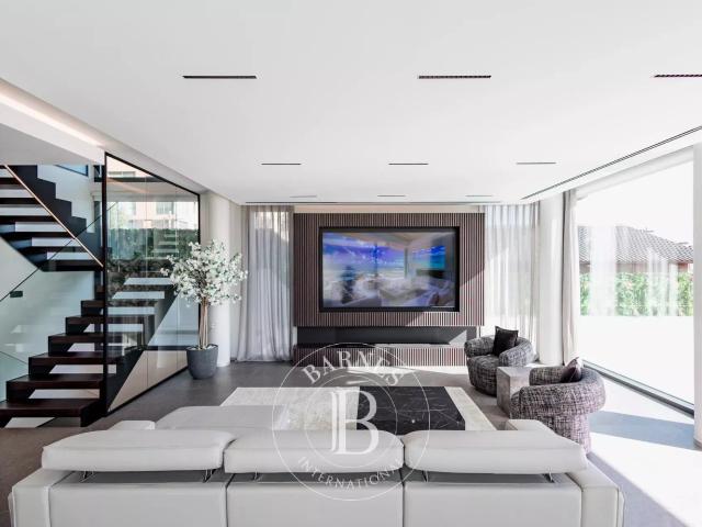 Villa contemporánea de obra nueva con vistas panorámicas, pi. 710m² Barcelona