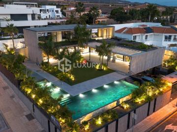 Villa contemporánea de lujo con vistas al mar en Playa Paraí. 250m² Adeje