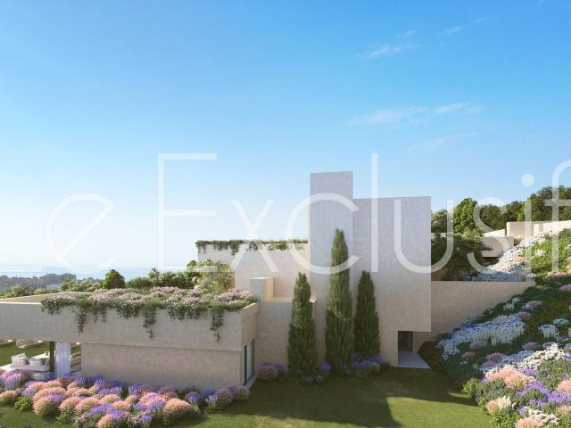 VILLA CONTEMPORANEA EN PRIMERA LINEA DE GOLF