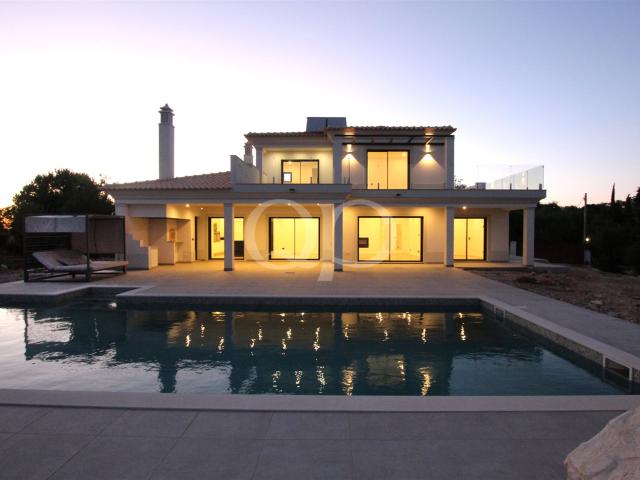 Villa contemporânea pronta a morar na zona rural de Loulé, A. 339m² Loulé São Sebastião