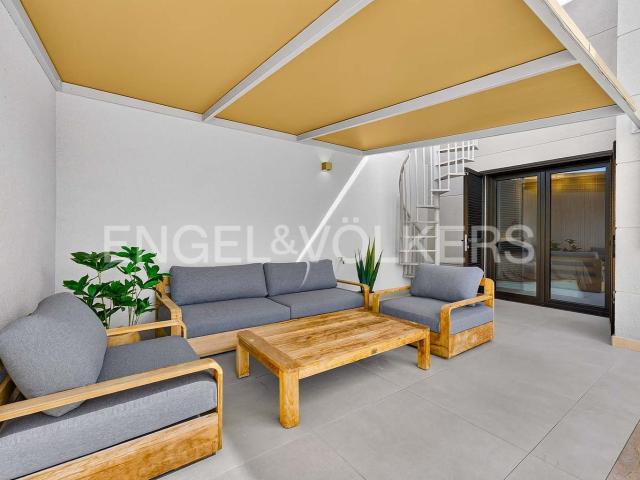 Villa contemporánea reformada con piscina privada, garaje y. 332m² El Médano