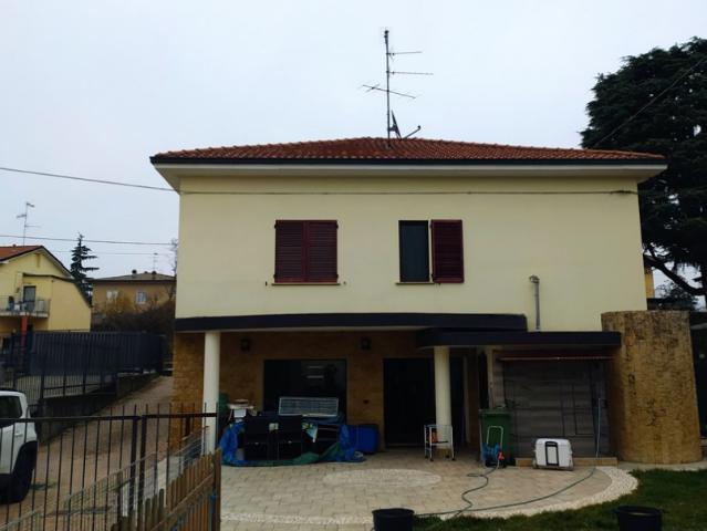 Villa con giardino, Cairate peveranza