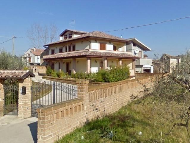 Villa con giardino, Campli marrocchi