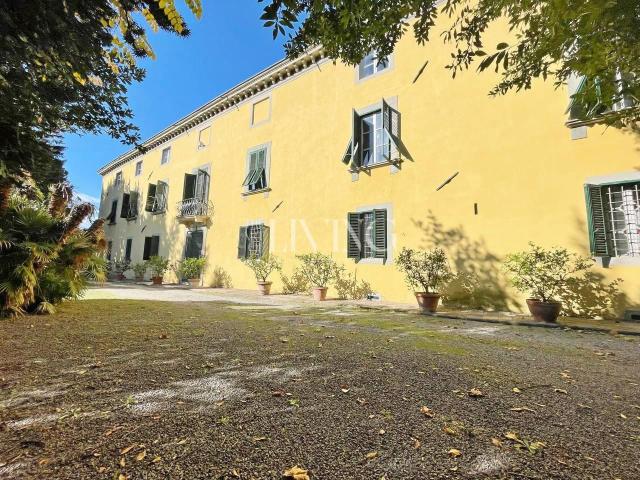 Villa con giardino, Capannori marlia