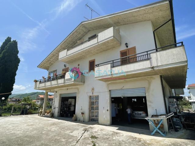 Villa con giardino, Castellalto castelnuovo vomano