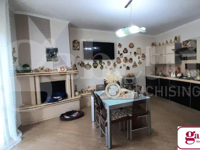 Villa con giardino a Teano