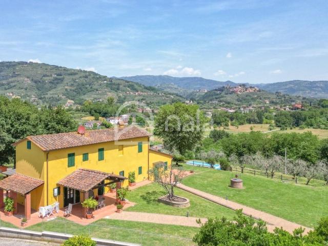 Villa con giardino a Uzzano