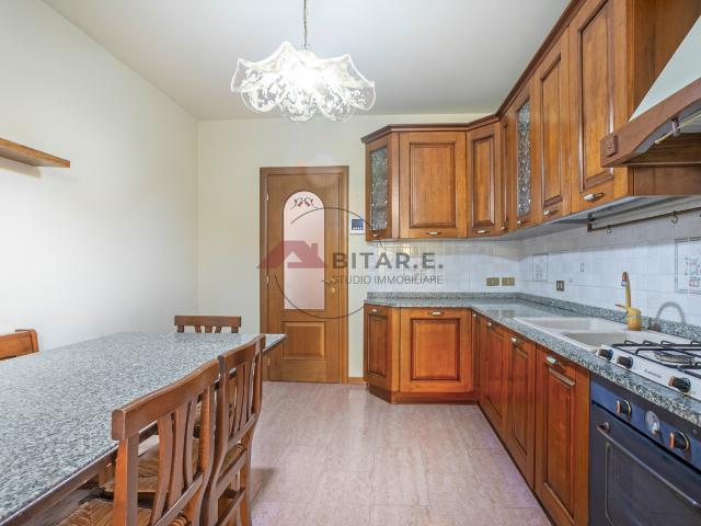Villa con giardino a Verolavecchia