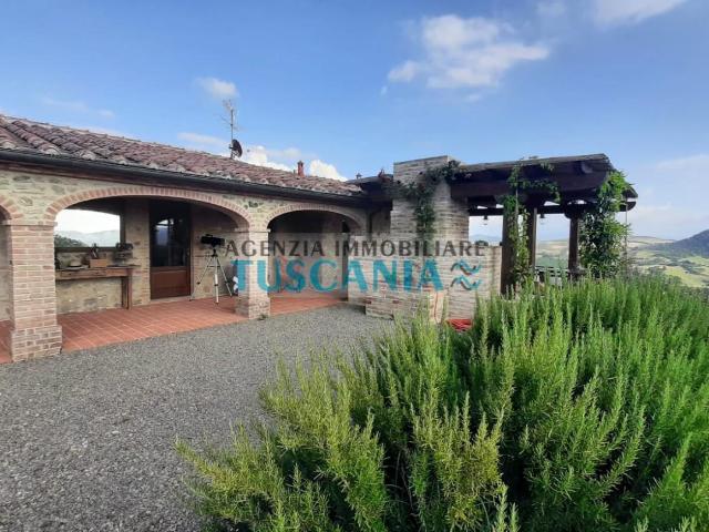 Villa con giardino a Volterra