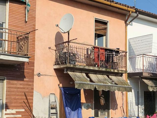 Villa con giardino a Albuzzano