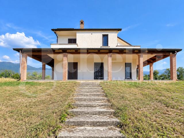 Villa con giardino a Alife