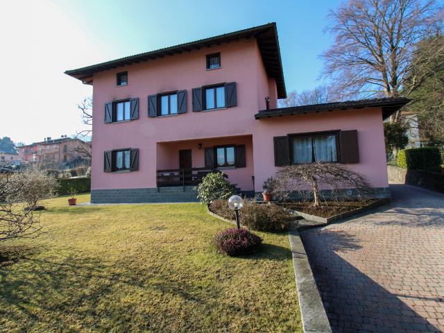 Villa con giardino a Alta Valle Intelvi