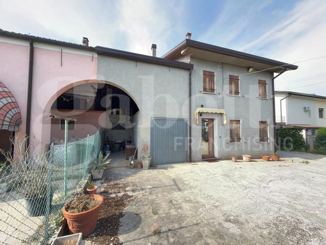Villa con giardino a Arzergrande