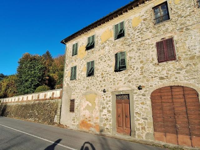 Villa con giardino a Borgo a Mozzano