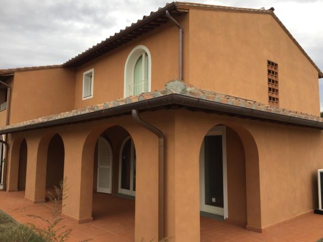 Villa con giardino a Calcinaia