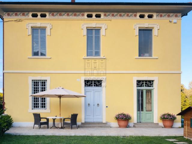 Villa con giardino a Capannori