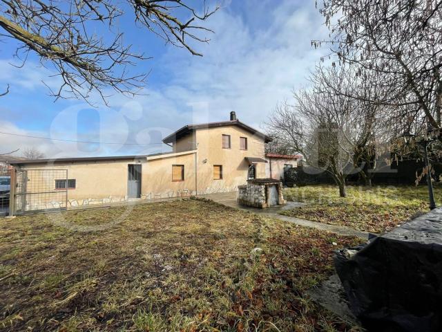 Villa con giardino a Castel di Sangro
