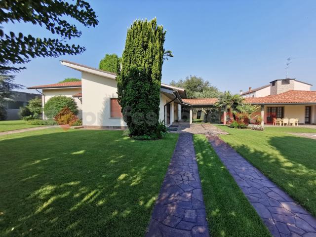 Villa con giardino a Casaleone