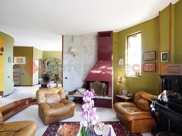 Villa con giardino a Cervaro