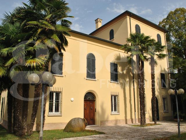 Villa con giardino a Cervia