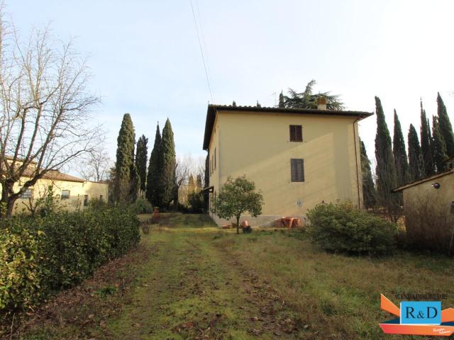 Villa con giardino a Colle di Val d'Elsa