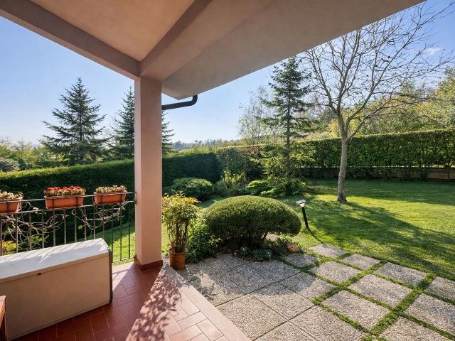 Villa con giardino a Colli Verdi